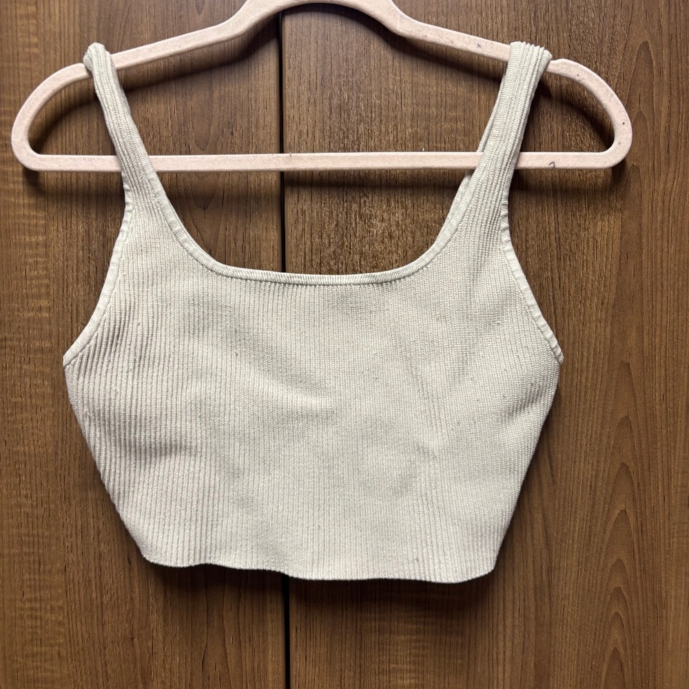 Aritzia Babaton Ribbed Crop Tank